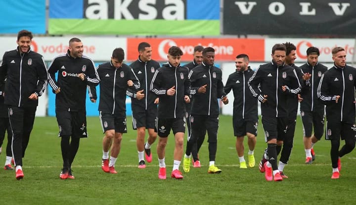 Beşiktaş'ta derbi öncesi sevindiren haber!