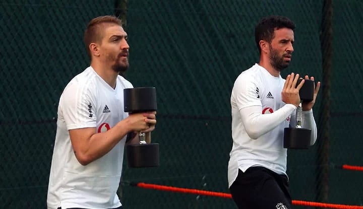Beşiktaş'ta Abdullah Avcı, Gökhan ve Caner'den vazgeçmiyor!