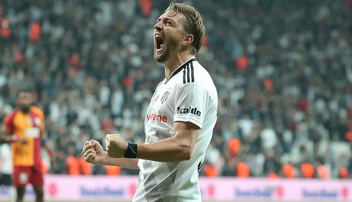 Caner Erkin'in menajerinden agresiflik açıklaması!