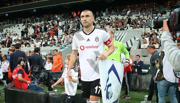Burak Yılmaz, son durumu hakkında konuştu! Protestolar için ne dedi?