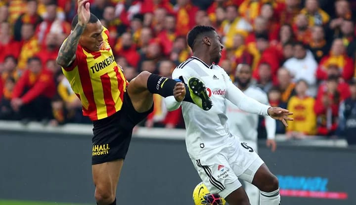 Beşiktaşlı taraftarları isyan ettiren pozisyon