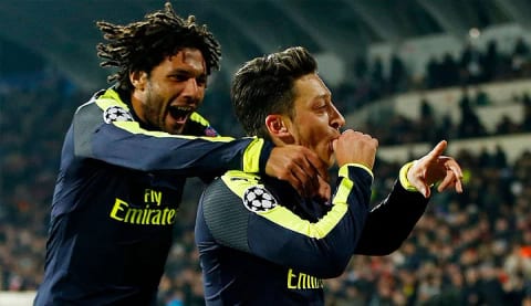 Mesut Özil'den Elneny açıklaması! "Umarım geri döner, çünkü..."