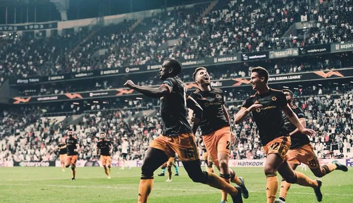 Wolverhampton'dan 'Come to Beşiktaş' göndermesi!