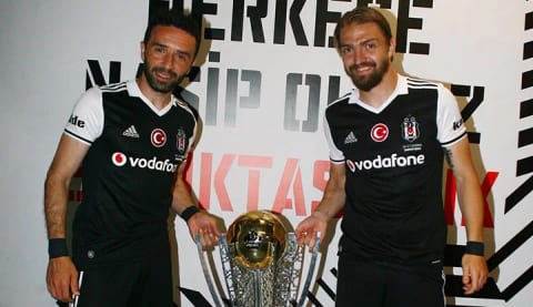 Beşiktaş'ta Gökhan Gönül ve Caner Erkin'e yapılan teklif ortaya çıktı! İşte o teklif...