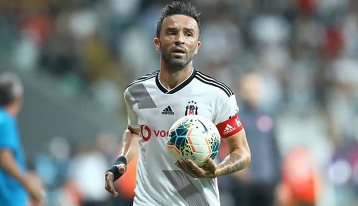 Beşiktaş'ta sakat oyuncularda son durum! Gökhan Gönül ve Victor Ruiz...