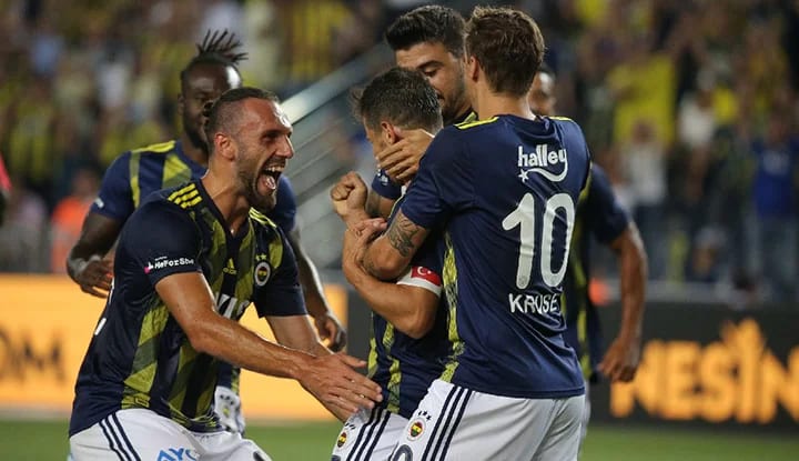 Fenerbahçe'de flaş gelişme! Kadrodan çıkarıldı!
