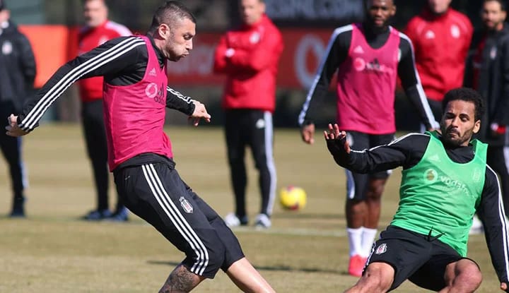 Beşiktaş'ta Ljajic, yine antrenmana katılamadı! İşte son antrenmandan notlar...