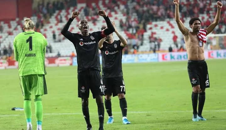 Erdal Torunoğulları'ndan Beşiktaşlı oyuncuya özel tebrik!