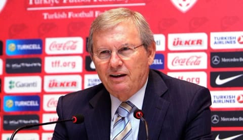 MHK Başkanı Zekeriya Alp'ten flaş açıklamalar! Derbi sonrası hakemlerle yapılan görüşmeyi anlattı!