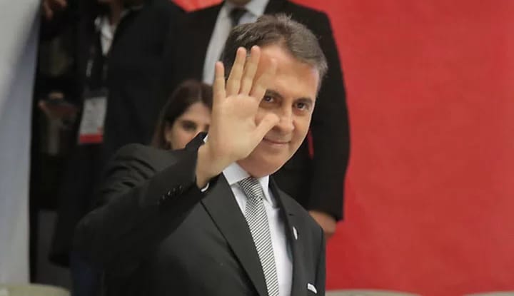 Beşiktaş'ta camianın önde gelen isimlerinden Fikret Orman'a uyarı!