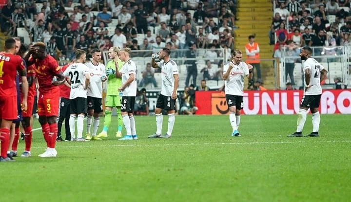 "Neden saha, Shakira konserine feda edildi?"