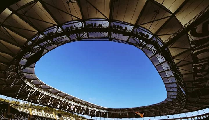 Vodafone Park çatısındaki skandal ortaya çıktı!