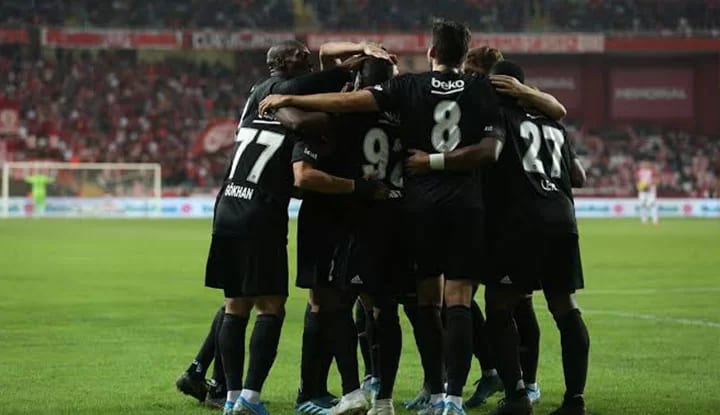 "Üzerine futbol kitabı yazarsın"