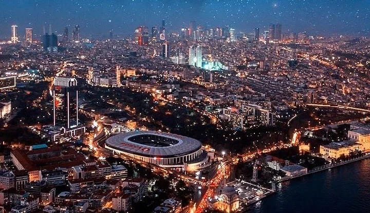 Beşiktaş Park büyülemeye devam ediyor! Alan Smith'de açıkladı! "Konum itibari ile daha iyi bir stat düşünemiyorum"