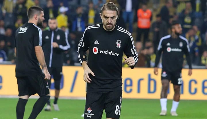 Kadıköy'de Caner Erkin'e küfürlü tezahürat