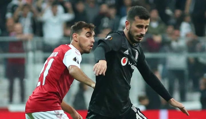 Vodafone Park'ta Oğuzhan Özyakup'a protesto