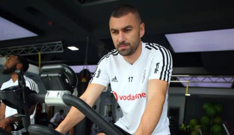 Beşiktaş'ta Burak Yılmaz'ın dönüş tarihi moralleri bozdu!