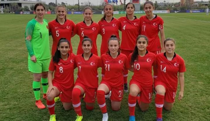 Kadın A Milli Takımı'nın hazırlık kampı aday kadrosu açıklandı! Beşiktaş'tan 7 oyuncu çağrıldı!