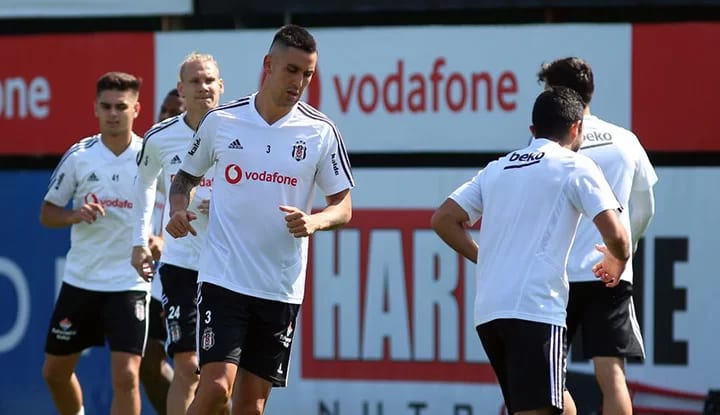 Beşiktaş'ta Trabzonspor maçında stoper ikilisi kim olacak?