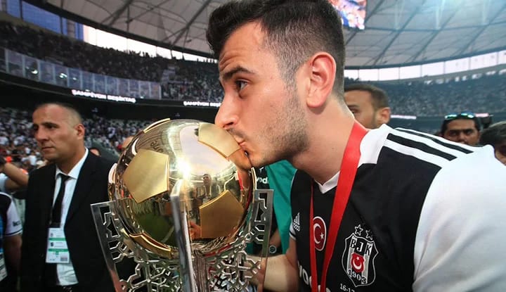 Beşiktaş, Oğuzhan Özyakup'u resmen açıkladı!
