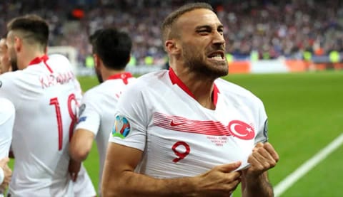 Cenk Tosun, geleceği hakkında kararını verdi!