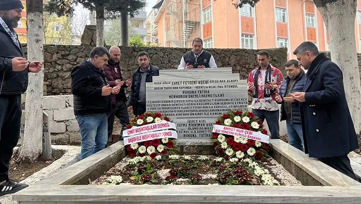 Ahmet Fetgeri Aşeni kabri başında anıldı!
