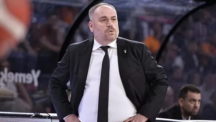 Ahmet Kandemir'den derbi galibiyeti sonrası açıklama! “Oyun kağıt üzerinde değil, parkede oynanıyor”