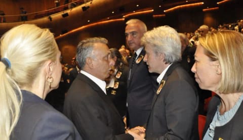 Ahmet Nur Çebi, Cüneyt Arkın’ın Cenaze törenine katıldı!