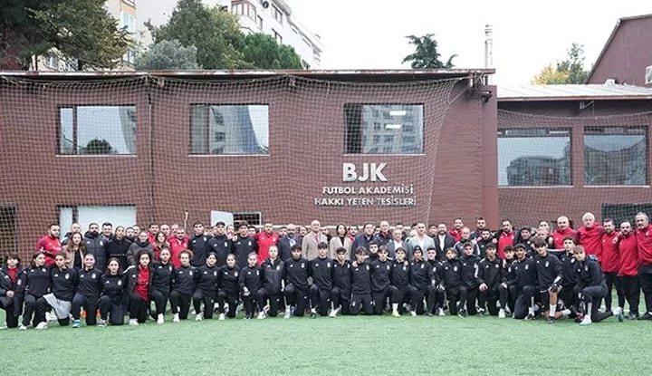 Ahmet Nur Çebi, Fulya’da Teknik ve İdari Kadro ile Sporcularla vedalaştı!