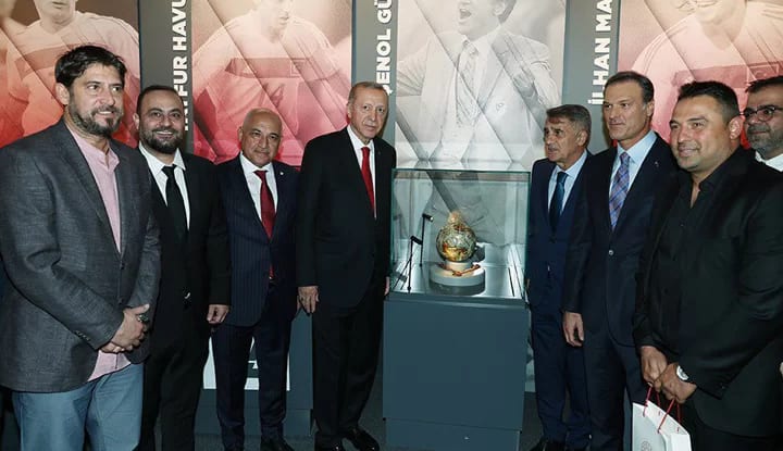 Ahmet Nur Çebi ve Şenol Güneş Şut ve Gol törenine katıldı!