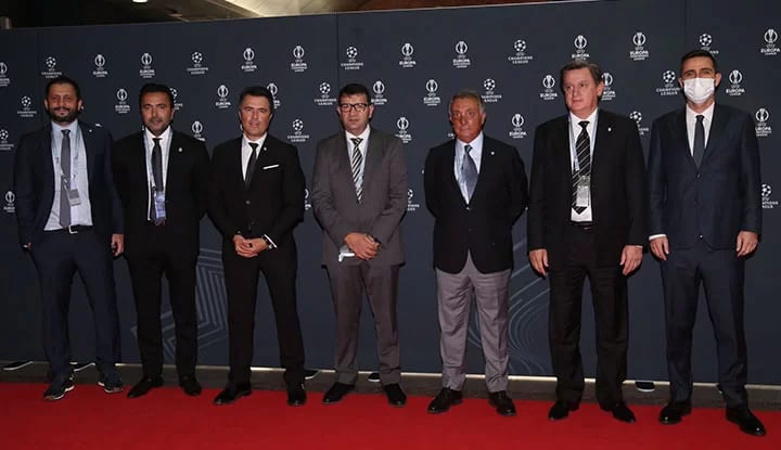 Ahmet Nur Çebi'den Şampiyonlar Ligi kura çekimi öncesi anlamlı hareket