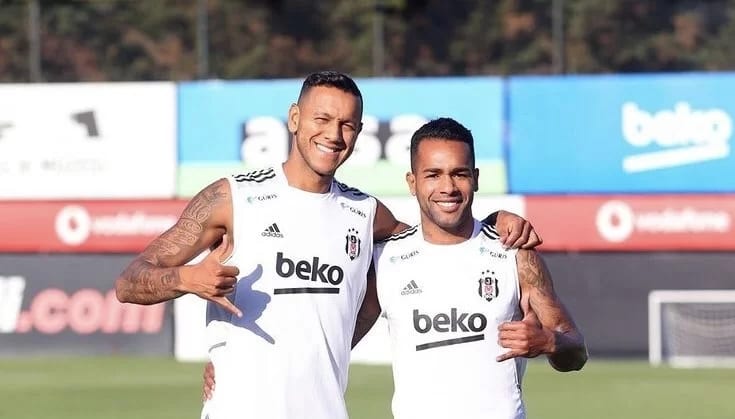 Alex Teixeira ve Josef de Souza'dan flaş Coutinho mesajı