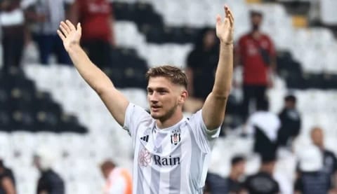 Aston Villa, Semih Kılıçsoy’u istiyor mu? Menajeri doğruladı!