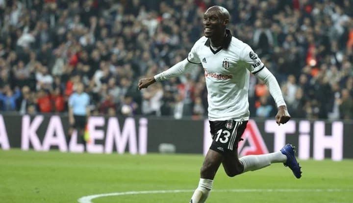 Atiba'dan imza sonrası ilk sözler! " Tekrar burada olmak güzel"