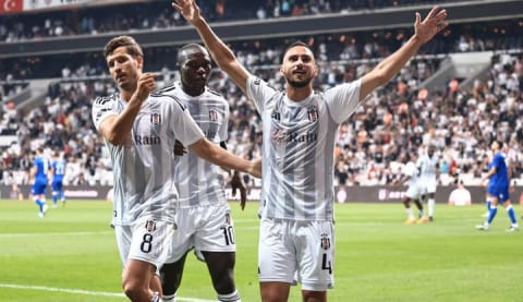Avrupa'da 300. gol Onur Bulut'tan!