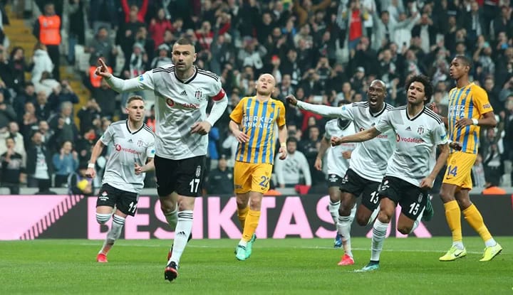 Avrupa'da Kızılyıldız, Süper Lig'de Beşiktaş!
