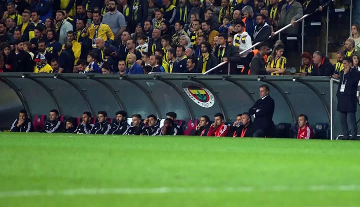 Beşiktaş'tan iki isme flaş tepki! "Yattığınız yerden para kazanırken mutlu musunuz?"