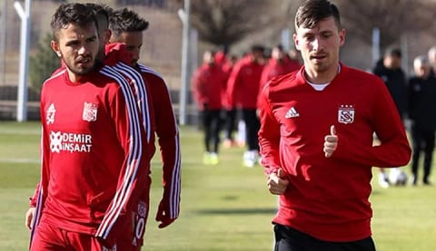 Sivasspor'dan Emre Kılınç ve Mert Hakan kararı! Açıklama geldi!