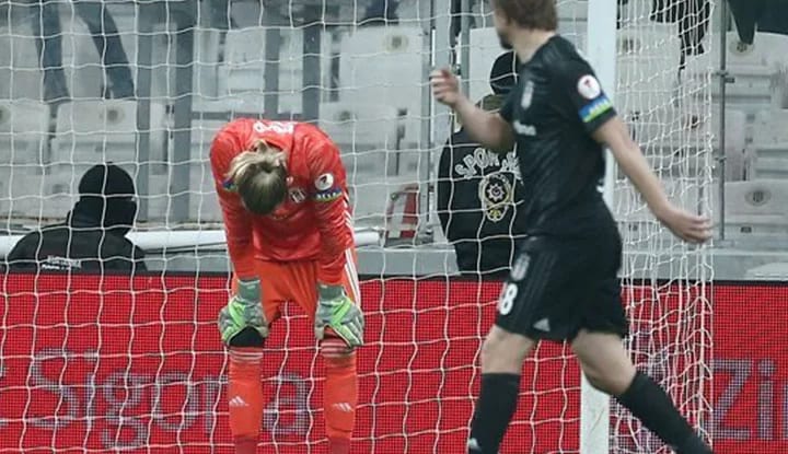Karius'tan ıslıklara şaşırtan tepki! İşte o görüntü...