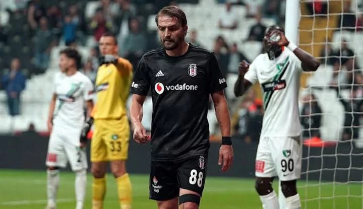 "Caner Erkin çıkarken kızdı ama..."