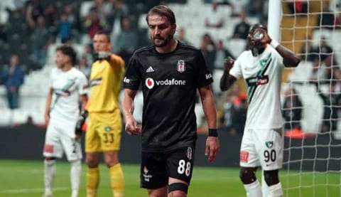 "Caner Erkin çıkarken kızdı ama..."