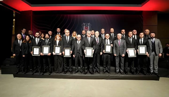 Başkan Serdal Adalı ve Yönetim Kurulu Üyeleri mazbatalarını aldı