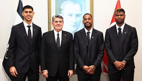 Başkan Serdal Adalı, Yeni Transferlerle Bir Araya Geldi
