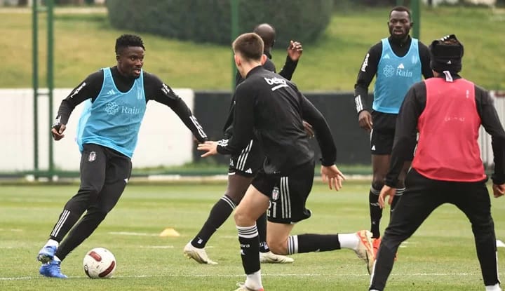Beşiktaş 10 isimle yollarını ayıracak!