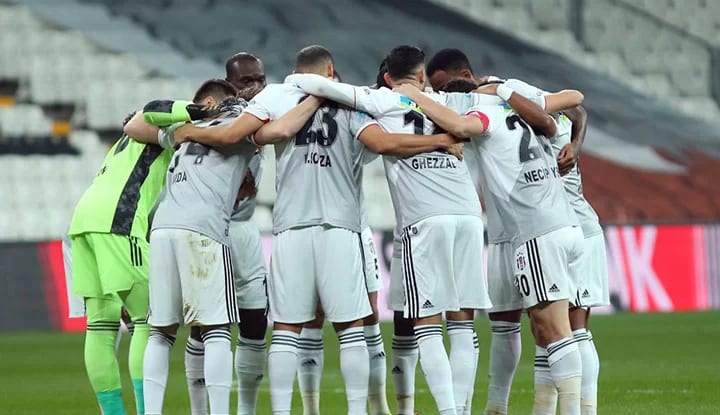 Beşiktaş, 10 kişiyle 3 puanı aldı! Zirvede puanlar eşitlendi!