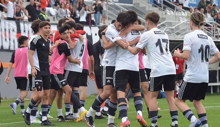 Beşiktaş Artaş U-16 Takımı, U-16 Gelişim Ligi’nde şampiyon oldu!