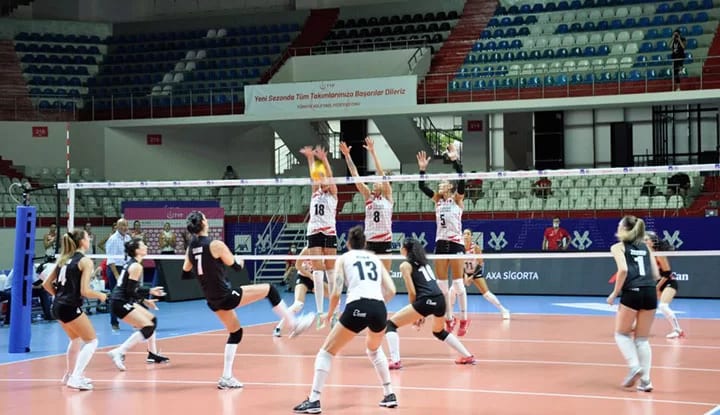 Beşiktaş, Axa Sigorta Kupa Voley ilk maçında mağlup oldu