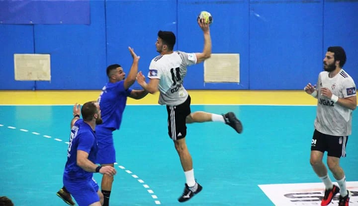 Beşiktaş Aygaz, finalde İzmir Büyükşehir Belediyesi'ne mağlup oldu