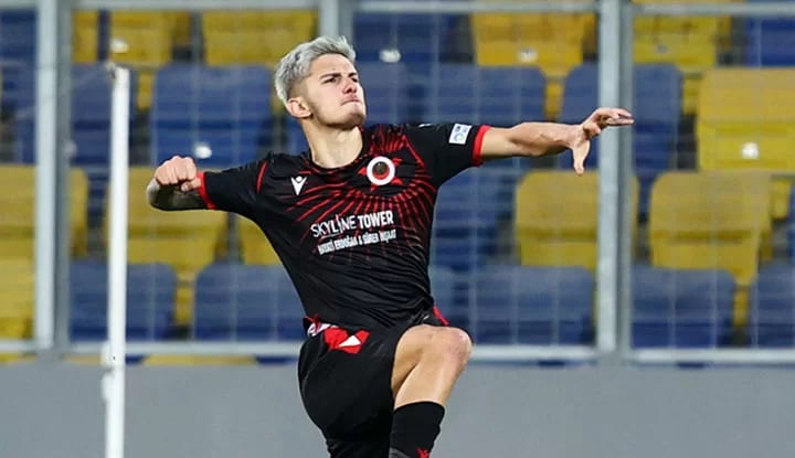 Beşiktaş, Berat Özdemir için resmi teklif yaptı! İşte gelişmeler...