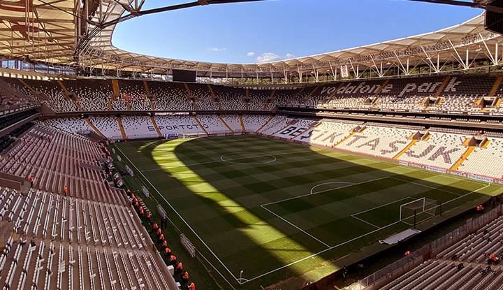 Beşiktaş, bilet fiyatlarındaki dev indirimi resmen açıkladı! İşte yeni fiyatlar...